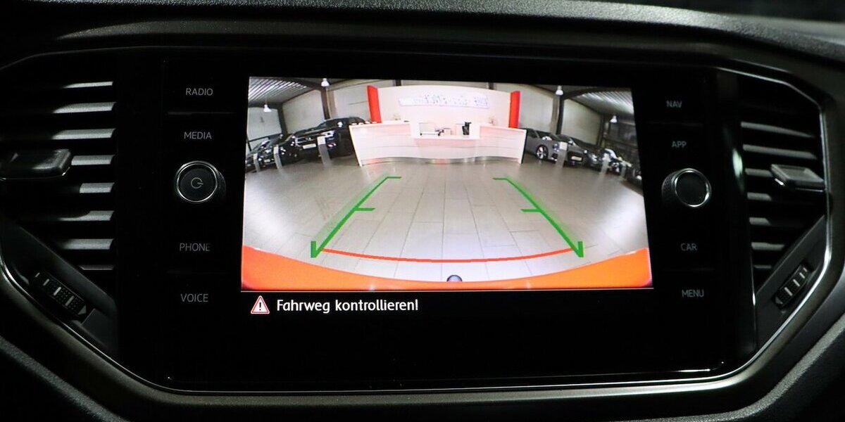 VW T-Roc 1.6 TDI STYLE / RED & BLACK / NAVI+KAMERA 100.000 km 15.888 &euro; Hamm 59077