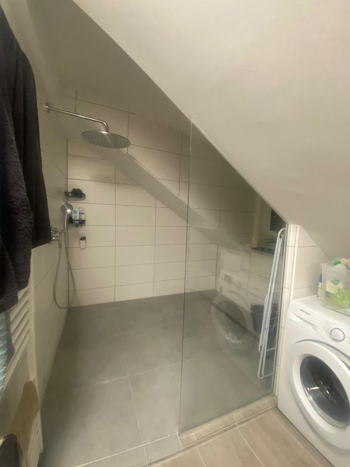 Humboldstr 65: Komfortable DG Wohnung ab 01.01.26 zu vermieten zimmer