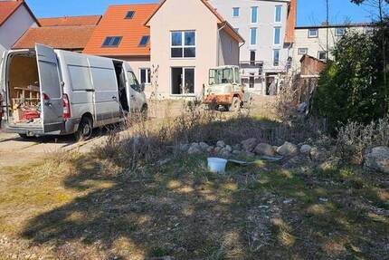 Wohnung mit Grundstück
