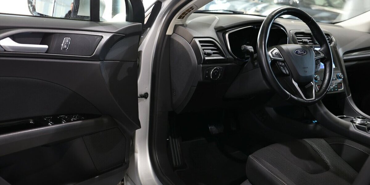 Ford Mondeo TUNIER 2.0 ECOBLUE TITANIUM / LED / AHK 145.000 km 18.111 &euro; Hamm 59077