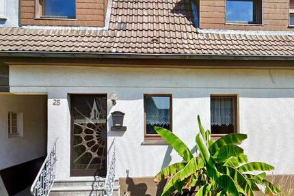 Reihenmittelhaus sanierungsbedürftig gut f. HandwerkerInvestoren 3.5 zimmer