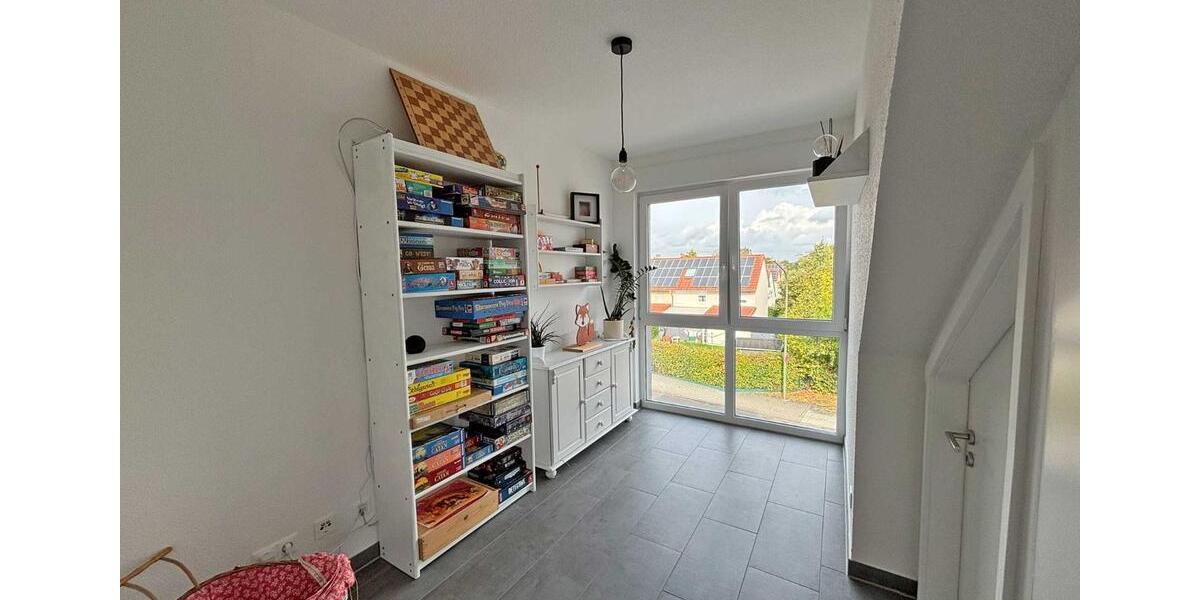 Effizient wohnen, stilvoll leben – Neubau-Doppelhaushälfte (KfW 40) mit Carportstellplatz an der Eschenallee [Z-04470] 4 zimmer