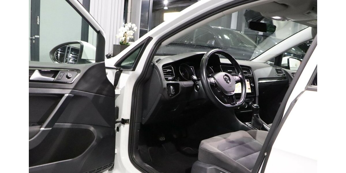 VW Golf VII 1.5 TSI HIGHLINE R-LINE SPORT BLACK LED 192.000 km 12.444 &euro; Hamm 59077