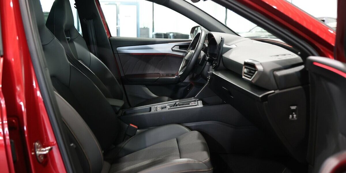 Cupra Leon ST TSI DSG VZ e-Hybrid LED+VC+NAVI+LEDER 35.000 km 23.777 &euro; Hamm 59077
