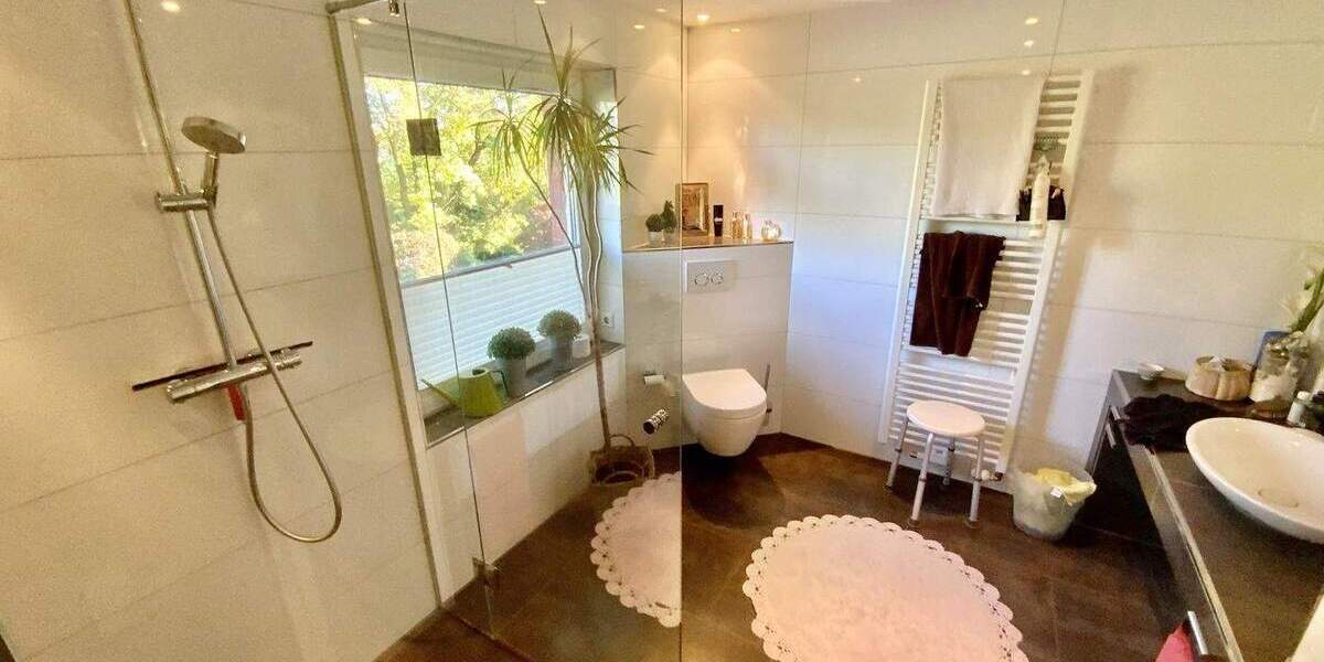 Werne-West: Einfamilienhaus mit vielfältigen Nutzungsmöglichkeiten und traumhaftem Garten 6 zimmer