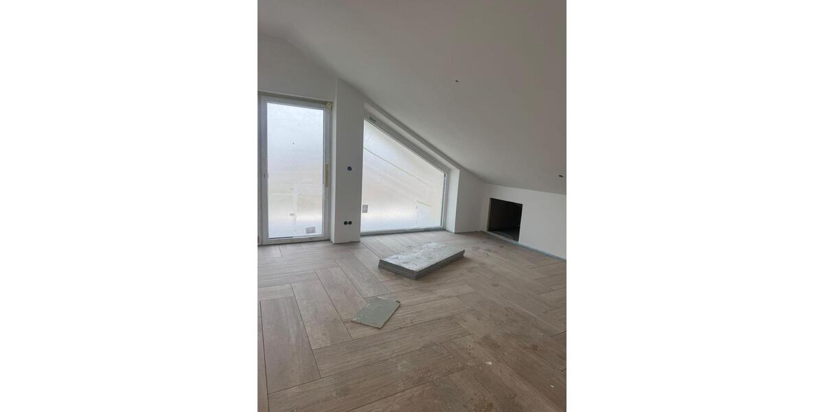 Dachgeschoßwohnung Ahlen - 4 Zimmer, 153 m&sup2;, 1.800&euro; | Angebot:24815718