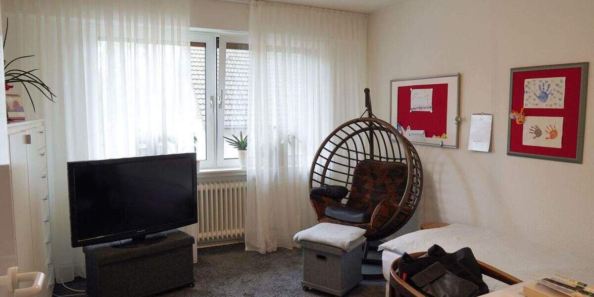 Komfort, Ruhe und Bauland zur Eigenverwirklichung. 8 zimmer
