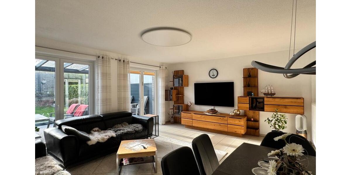 Doppelhaushälfte mit Einbauküche, Wintergarten und Garage 5 zimmer