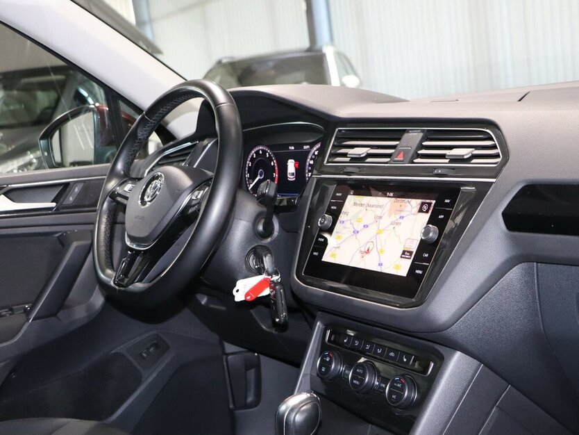 VW Tiguan 1.4 TSI DSG 4M SOUND / PANORAMA / AID 116.000 km 19.777 € Hamm 59077