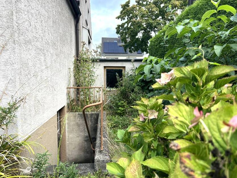 Sanierungsbedürftige Doppelhaushälfte in Dortmund-Brackel 5 zimmer