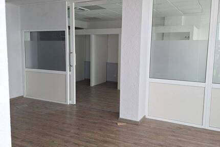 63225 Langen (Innenstadt) - Praxisfläche gesamt rd. 238 m², 5 Stellplätze