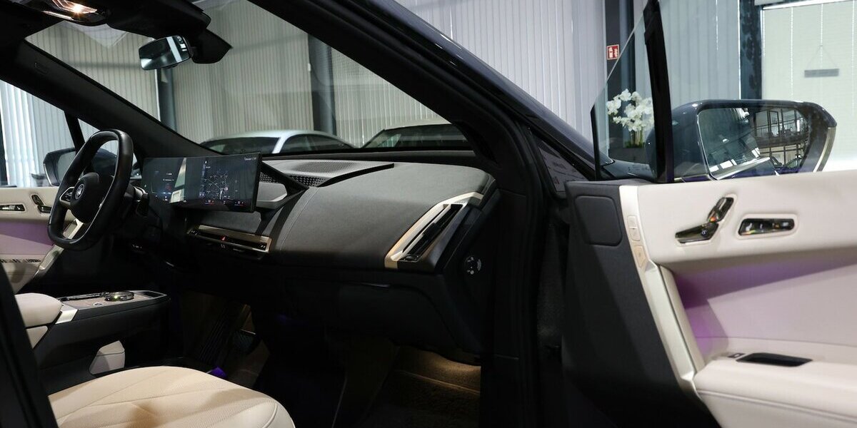 BMW iX 40 xDrive SPORT TITAN GLAS STORM EINZELSTÜCK 79.000 km 41.111 &euro; Hamm 59077