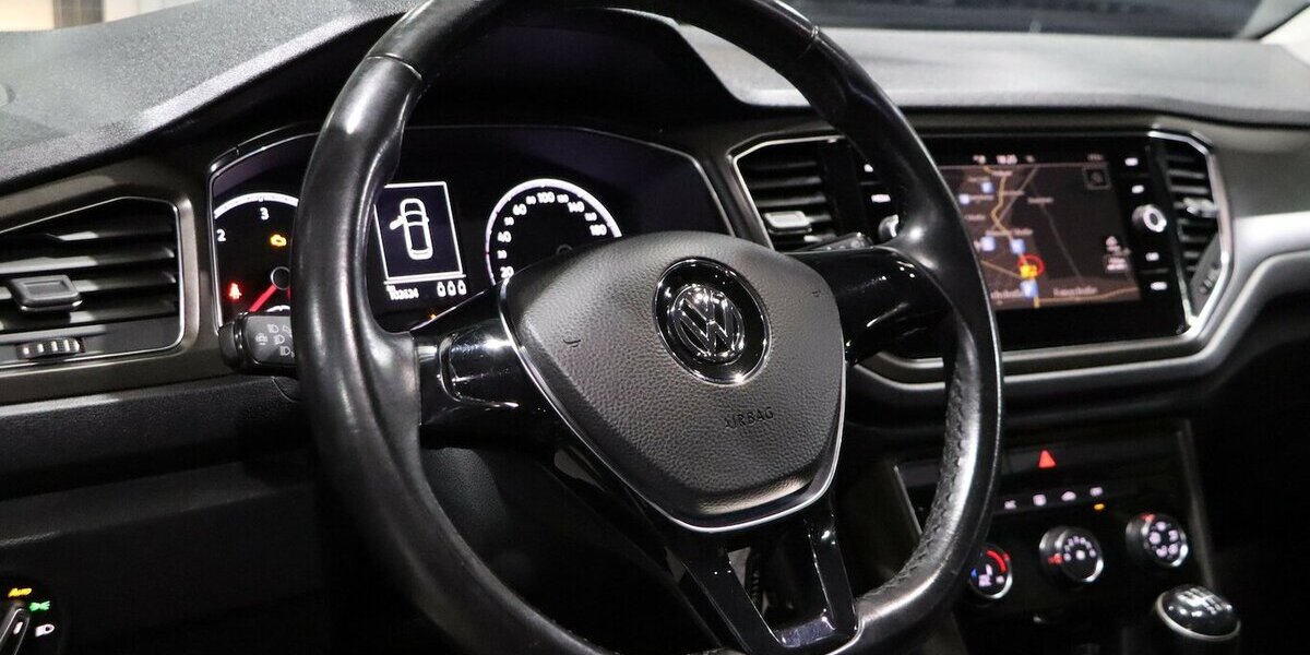 VW T-Roc 1.6 TDI STYLE / RED & BLACK / NAVI+KAMERA 100.000 km 15.888 &euro; Hamm 59077