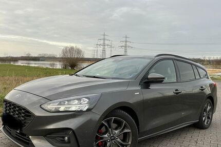 Ford Focus 89.000 km 15.900 &euro; Hamm 59071