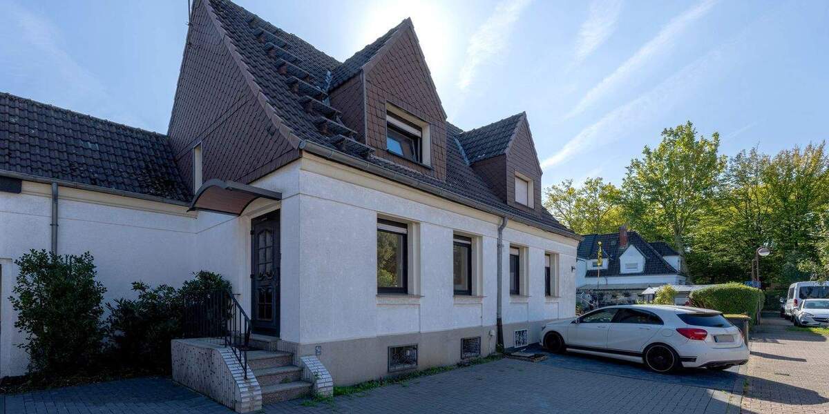 Charmante Zechen-Doppelhaushälfte mit Potenzial Der herrliche Garten wird Sie begeistern. 3 zimmer