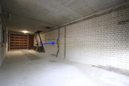 Halle mit Grube und überdachtem Bereich als Lager und für Montage zu vermieten zimmer