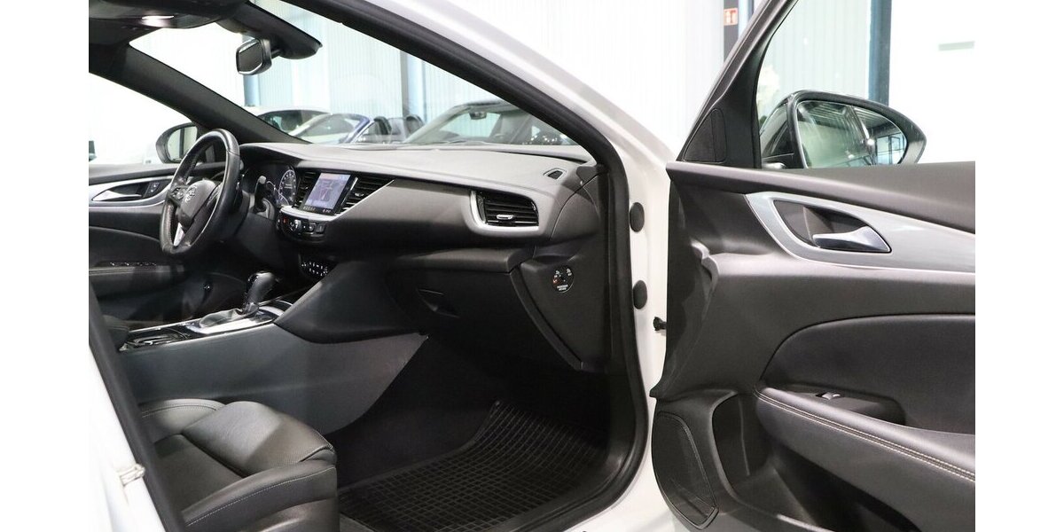 Opel Insignia 2.0 ST 4x4 OPC-LINE GSI WHITE / VC+HUD 140.000 km 18.888 &euro; Hamm 59077