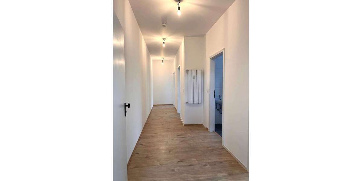 Schöne 2,5-Zimmer-Wohnung in frisch saniertem Mehrfamilienhaus in zentraler Lage in HammHerringen 2.5 zimmer