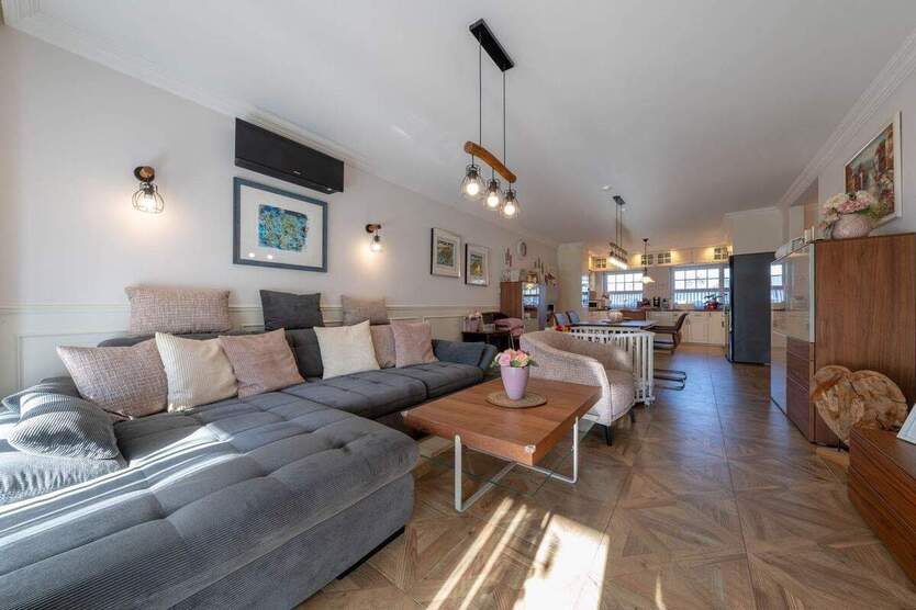 Ein lichtdurchfluteter Bungalow mit Gewerbehalle für die ganze Familie in Top-Wohnlage von Bork zimmer