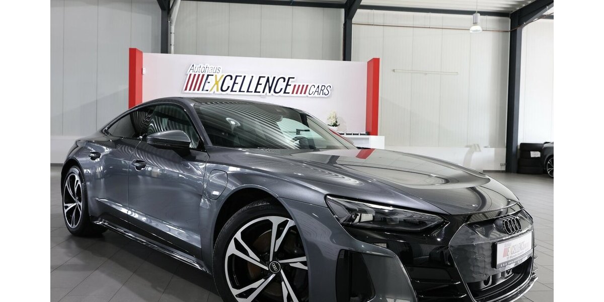 Audi e-tron GT QUATTRO / DAYTONA + BLACK / PANORAMA / 29.000 km 48.777 &euro; Hamm 59077