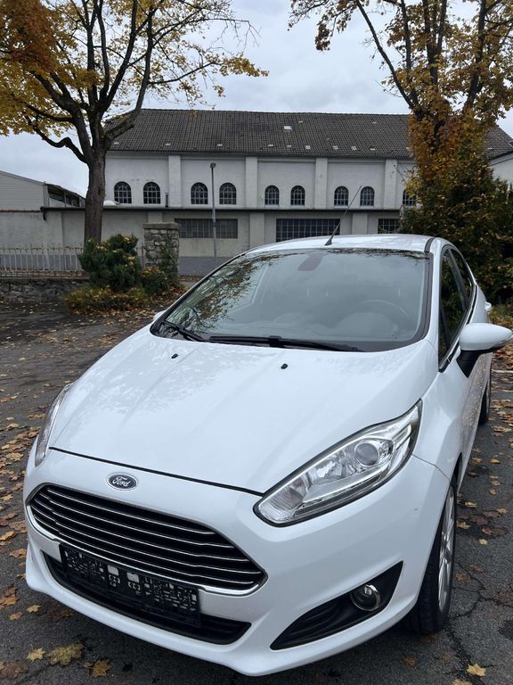Ford Fiesta 128.000 km 7.980 € Hemer 58675
