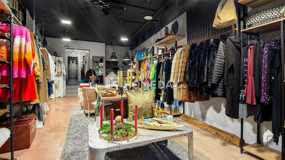 Wohn- und Geschäftshaus in guter zentraler Lage mit viel Potenzial 7 zimmer