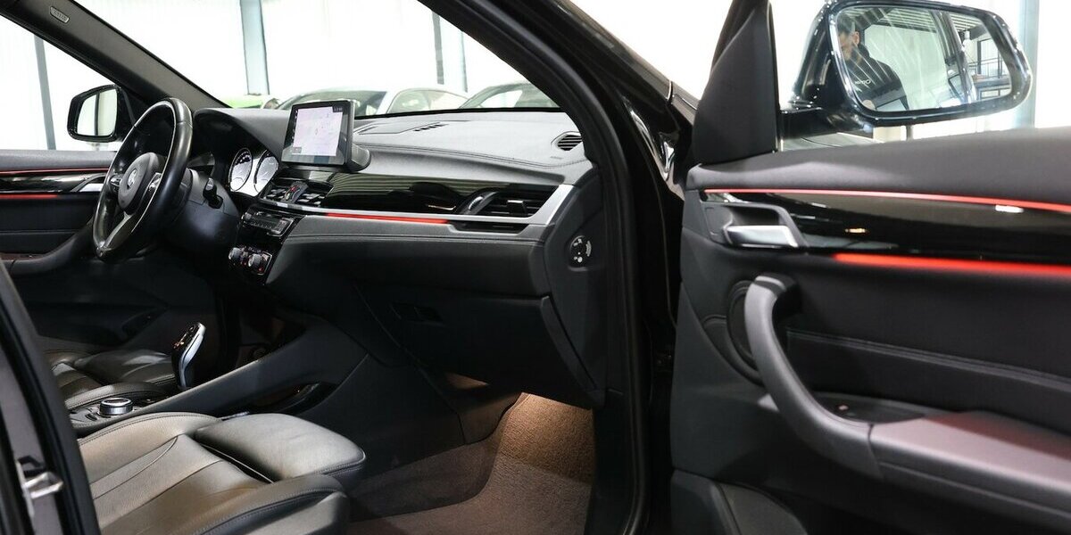 BMW X1 xDrive 20d M-SPORT SHADOW PANORAMA, LED 113.000 km 27.777 &euro; Hamm 59077
