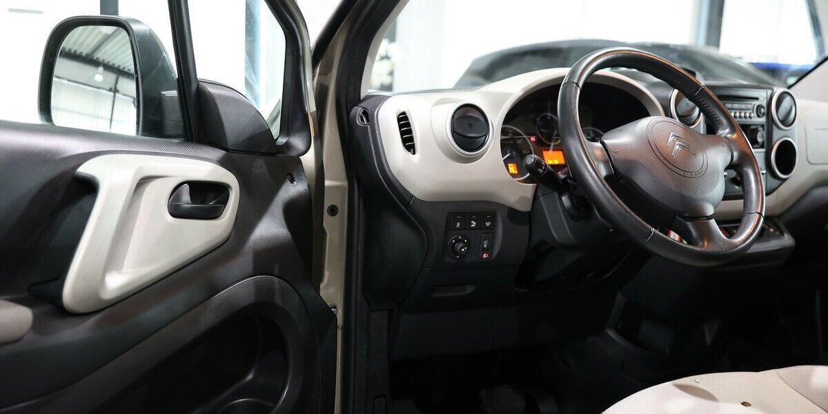 Citroen Berlingo Multispace 1.6 BlueHDI 100 Selection 75.000 km 11.555 &euro; Hamm 59077