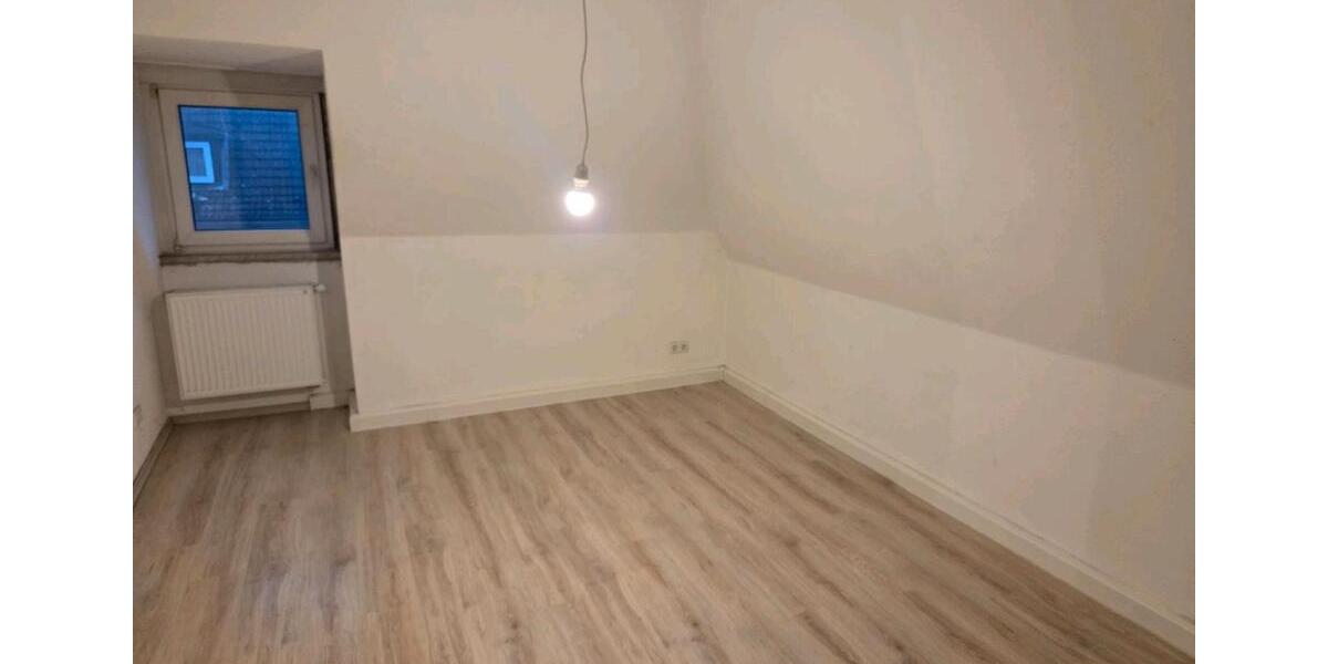 35 Zimmer 60qm Dachgeschoss Wohnung 3 zimmer
