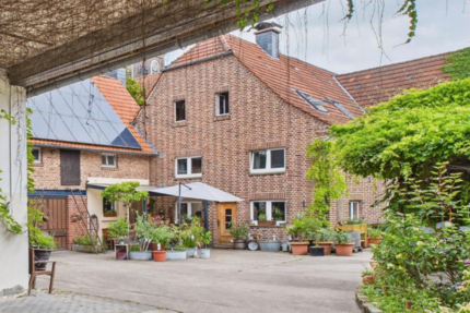 Resthof Wohnen und Arbeiten im Ortskern 8 zimmer