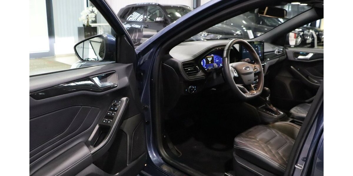 Ford Focus EB HYBRID ST-LINE SPORT VIGNALE MATRIX-LED 34.000 km 22.222 &euro; Hamm 59077