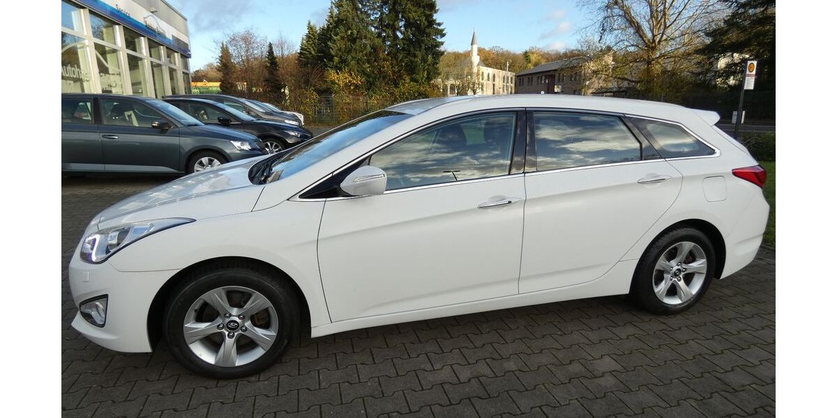 Hyundai i40 82.000 km 7.500 € Bergkamen 59192