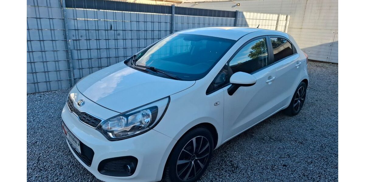 Kia Rio 144.000 km 5.290 &euro; Hamm 59067