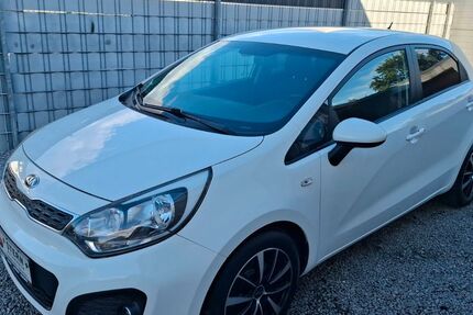 Kia Rio 144.000 km 5.390 &euro; Hamm 59067