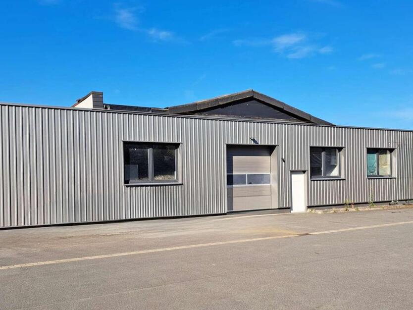 Lager- und Produktionshalle in Arnsberg-Oeventrop zimmer