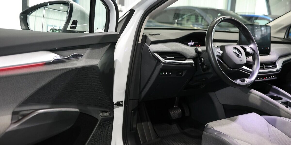 Skoda Enyaq IV 80 LOFT / LEDER, MATRIX-LED, WÄRMEPUMPE 99.000 km 29.444 &euro; Hamm 59077