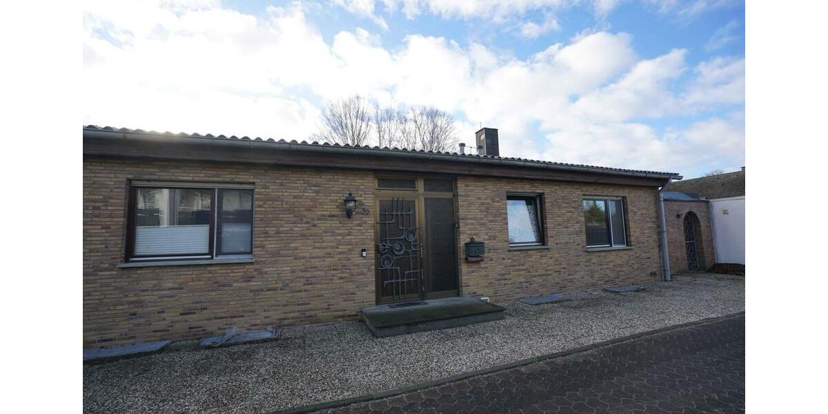 Barrierearmes Einfamilienhaus mit großem Garten & Garage 5 zimmer