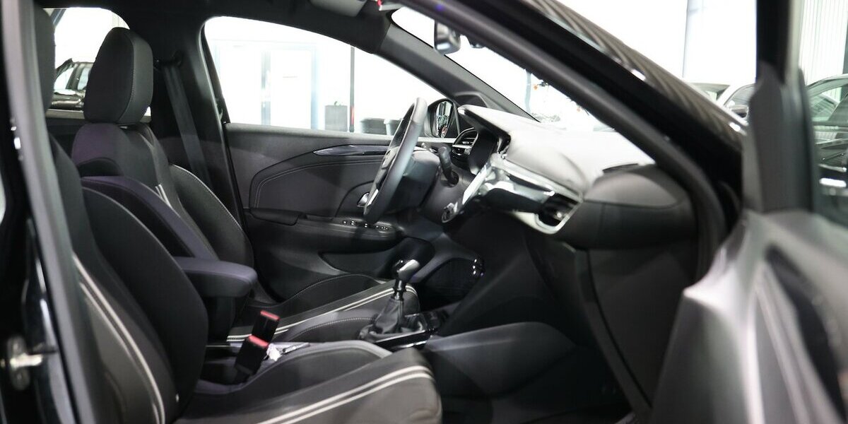 Opel Corsa F 1.2 T GS-SPORT TECH ALL-BLACK / MATRIX / 25.000 km 18.111 &euro; Hamm 59077