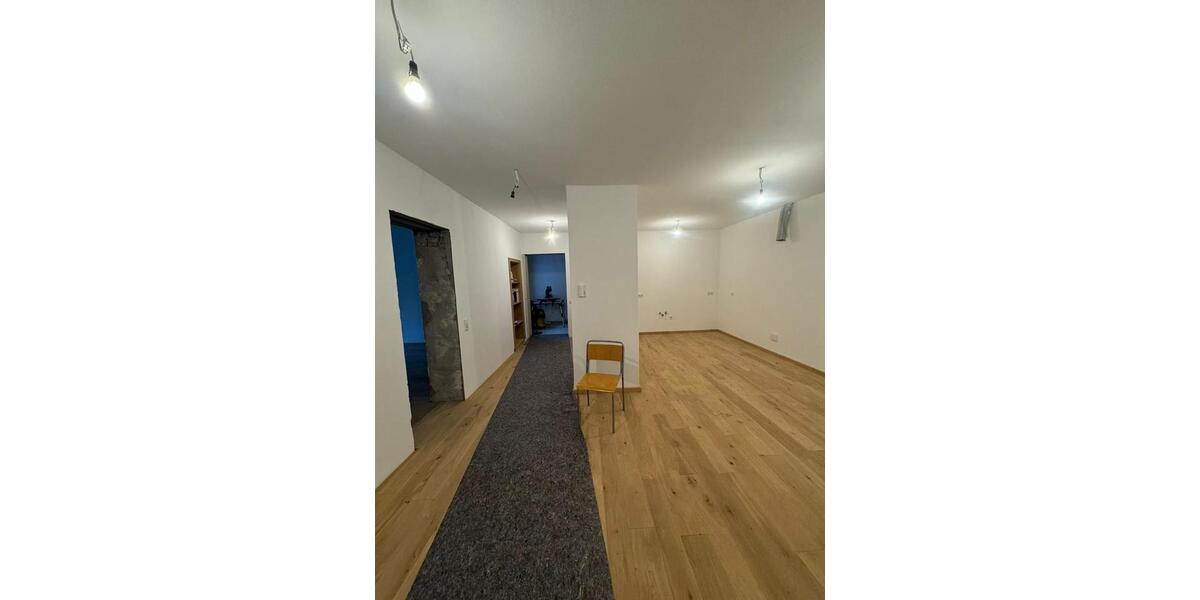 Große, kernsanierte Mietwohnung 5 zimmer