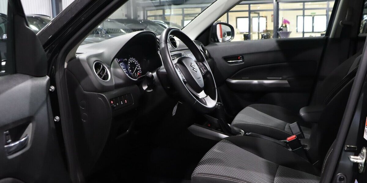 Suzuki Vitara 1.0 CLUB / NAVI+KAMERA, KLIMAAUTOMATIK 62.000 km 12.444 &euro; Hamm 59077