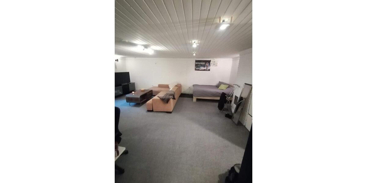 Attraktives Zweifamilienhaus in ruhiger Lage 8 zimmer