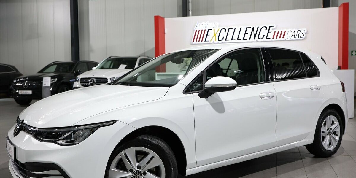 VW Golf VIII 2.0 TDI DSG LIFE IQ / NAVI+KAMERA, LED 53.000 km 22.222 &euro; Hamm 59077