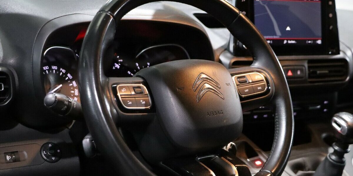 Citroen Berlingo 130 BLUE-HDI SHINE-XL 5-SITZER, 1.HAND 148.000 km 14.991 &euro; Hamm 59077