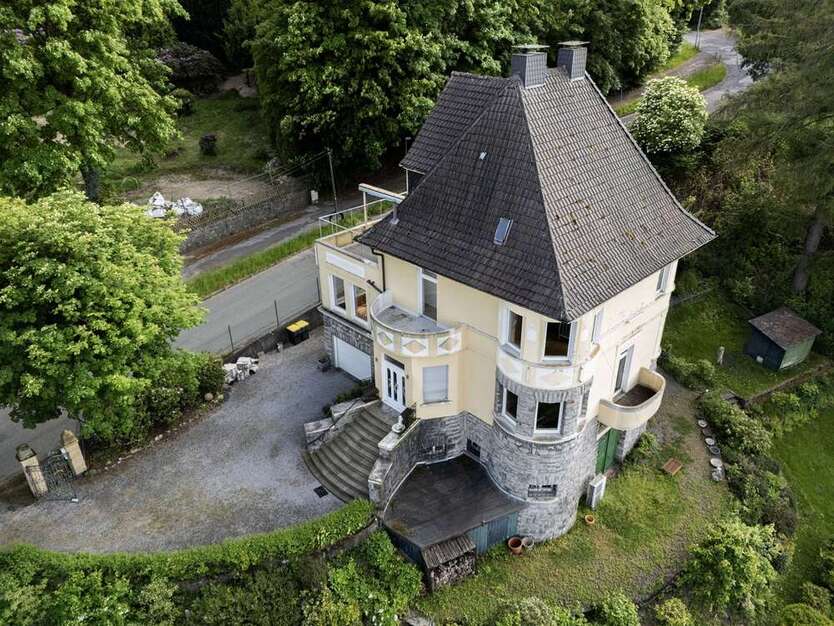 Haus zum Kaufen in Iserlohn 589.000 € 212 m² 8.5 zimmer