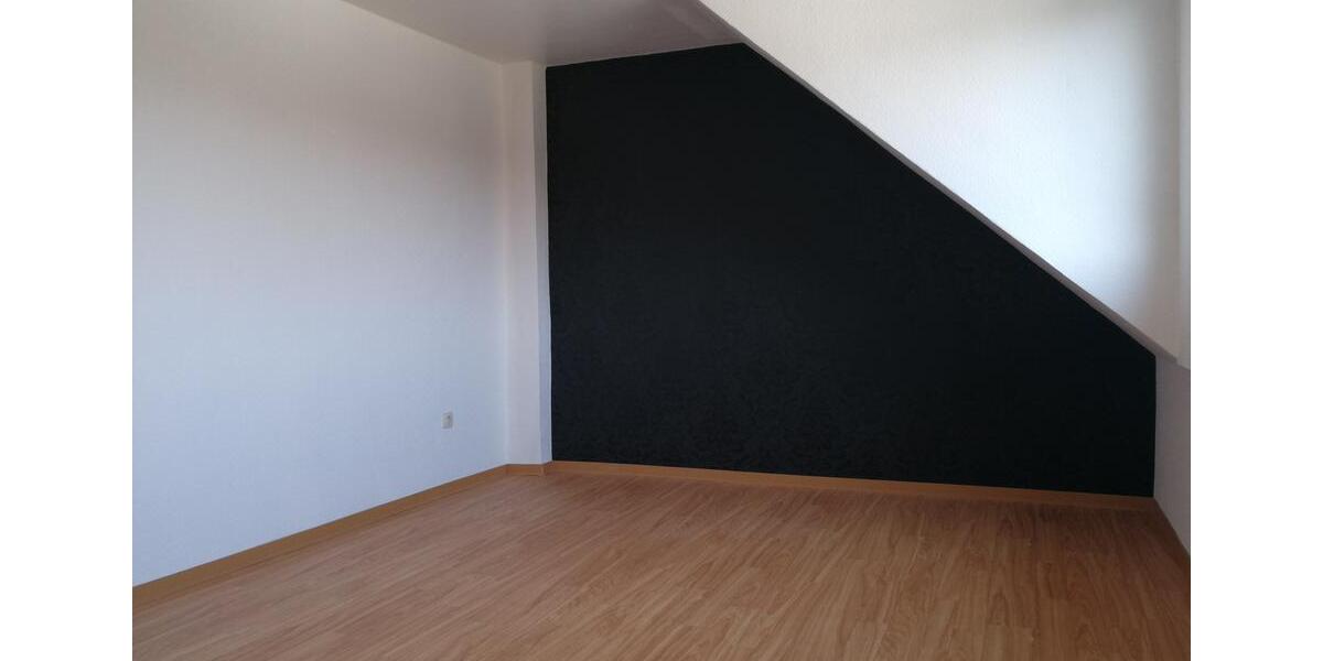 Dachgeschoßwohnung Wickede (Ruhr) - 3 Zimmer, 75 m&sup2;, 550&euro; | Angebot:26373562