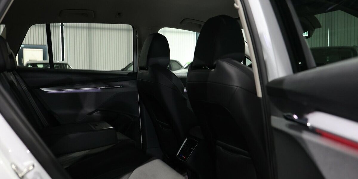 Skoda Enyaq IV 80 LOFT 92,9% / LEDER, LED, WÄRMEPUMPE 127.000 km 24.991 &euro; Hamm 59077
