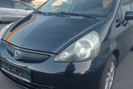 Honda Jazz 145.000 km 2.950 &euro; Holzwickede 59439