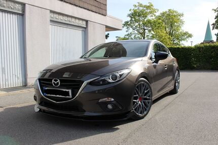 Mazda 3 124.000 km 12.890 &euro; Hamm 59069