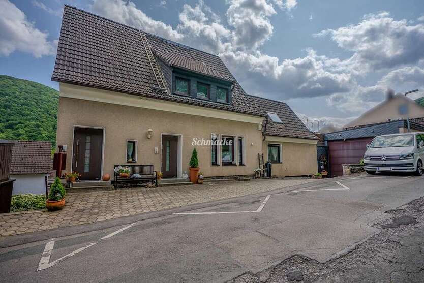 Haus zum Kaufen in Iserlohn 598.000 € 330 m² 13 zimmer