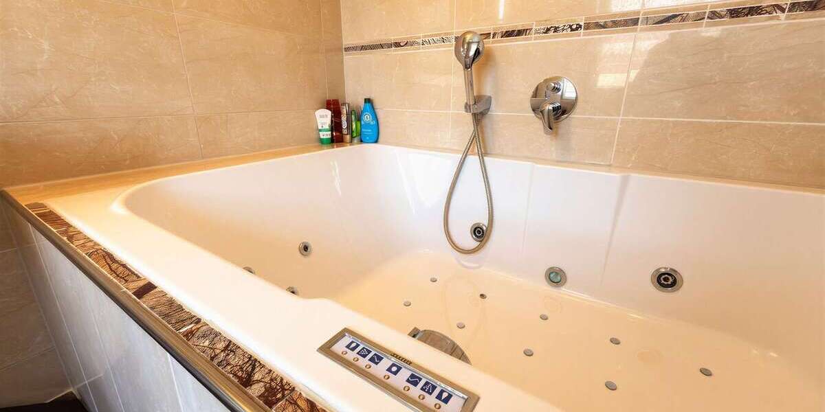 Bezugsfreie Reihenhaushälfte mit Vollausstattung, moderner Küche, Jacuzzi, Fitnessraum & Garten - Reihenmittelhaus Bönen | Angebot:26763156
